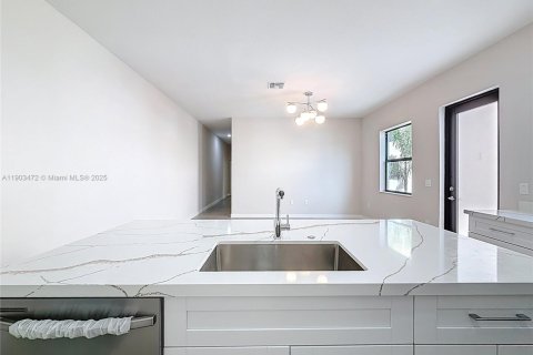 House in Oakland Park, Florida 3 bedrooms № 1954305 - photo 15