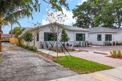 House in Oakland Park, Florida 3 bedrooms № 1954305 - photo 2