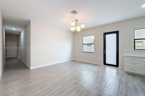 House in Oakland Park, Florida 3 bedrooms № 1954305 - photo 9