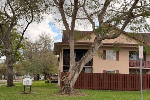 Copropriété à vendre à Miami, Floride: 2 chambres, 91.6 m2 № 2242603 - photo 2