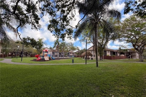 Copropriété à vendre à Miami, Floride: 2 chambres, 91.6 m2 № 2242603 - photo 16