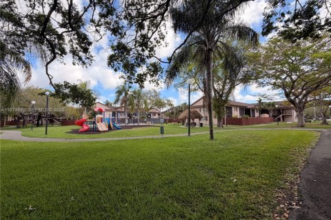 Copropriété à vendre à Miami, Floride: 2 chambres, 91.6 m2 № 2242603 - photo 15