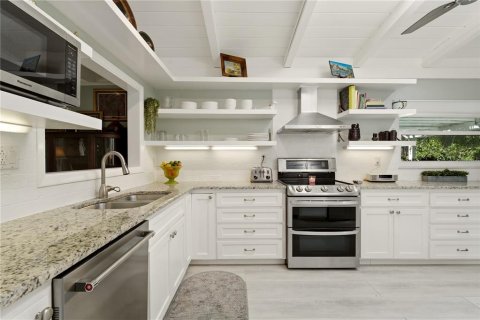 Villa ou maison à vendre à Sarasota, Floride: 3 chambres, 127.09 m2 № 2313378 - photo 13
