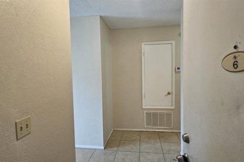 Condo in Orlando, Florida, 2 bedrooms  № 2239200 - photo 3
