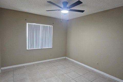 Condo in Orlando, Florida, 2 bedrooms  № 2239200 - photo 9