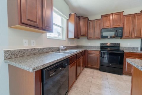 House in Dover, Florida 4 bedrooms, 246.19 sq.m. № 2201323 - photo 22