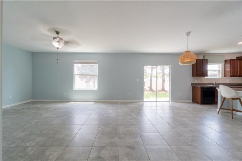 House in Dover, Florida 4 bedrooms, 246.19 sq.m. № 2201323 - photo 15