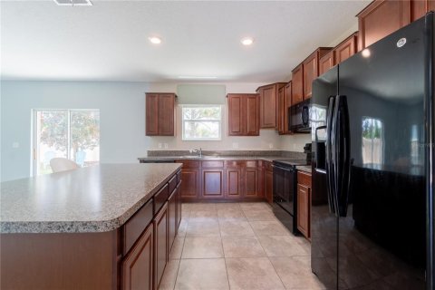 House in Dover, Florida 4 bedrooms, 246.19 sq.m. № 2201323 - photo 20