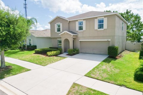 House in Dover, Florida 4 bedrooms, 246.19 sq.m. № 2201323 - photo 3
