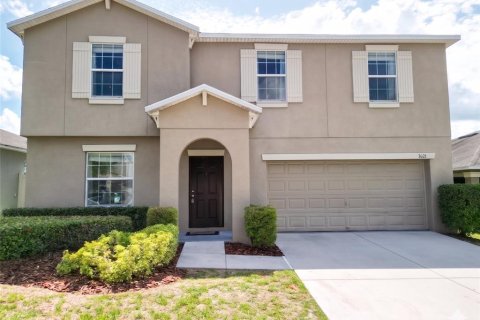 House in Dover, Florida 4 bedrooms, 246.19 sq.m. № 2201323