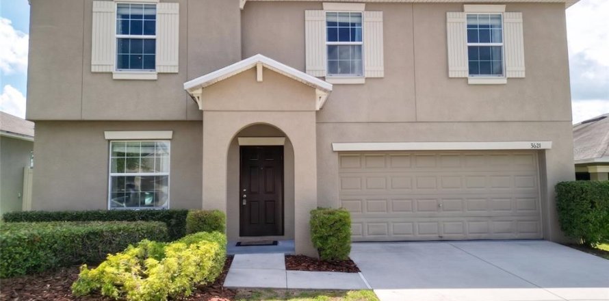 House in Dover, Florida 4 bedrooms, 246.19 sq.m. № 2201323