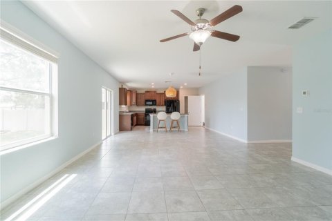 House in Dover, Florida 4 bedrooms, 246.19 sq.m. № 2201323 - photo 17