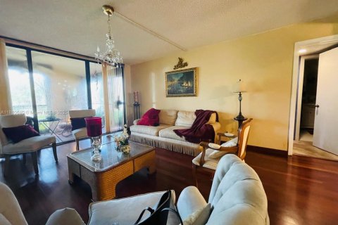 Купить кондоминиум в Уэстон, Флорида 2 спальни, 114.73м2, № 1928507 - фото 7