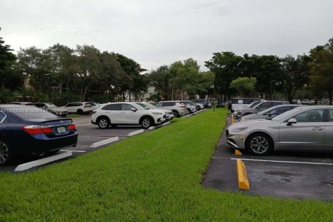 Купить кондоминиум в Уэстон, Флорида 2 спальни, 114.73м2, № 1928507 - фото 20