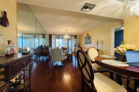 Купить кондоминиум в Уэстон, Флорида 2 спальни, 114.73м2, № 1928507 - фото 9