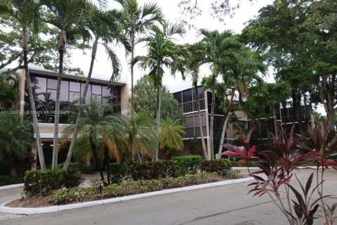 Купить кондоминиум в Уэстон, Флорида 2 спальни, 114.73м2, № 1928507 - фото 2