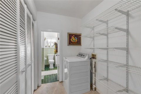 Купить виллу или дом в Нью-Смирна-Бич, Флорида 5 комнат, 82.68м2, № 2211509 - фото 23