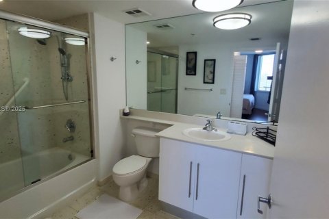 Condo in Miami, Florida, 2 bedrooms  № 1686307 - photo 16