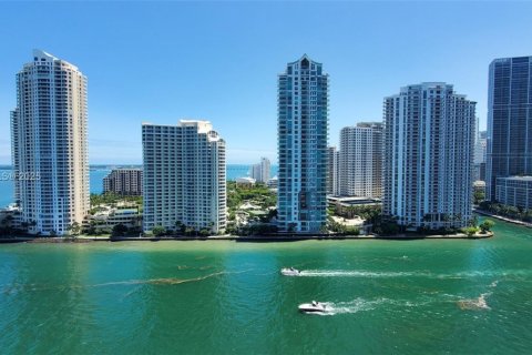 Condo in Miami, Florida, 2 bedrooms  № 1686307 - photo 1