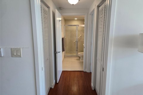 Condo in Miami, Florida, 2 bedrooms  № 1686307 - photo 22