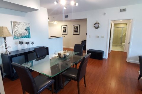 Condo in Miami, Florida, 2 bedrooms  № 1686307 - photo 7