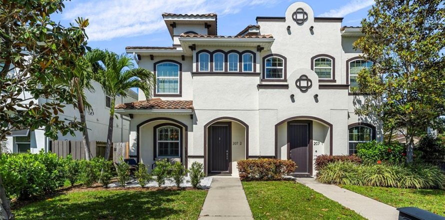 Adosado en Tampa, Florida 3 dormitorios, 200.67 m2 № 2105170