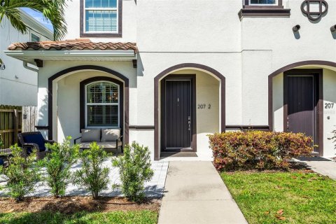 Adosado en alquiler en Tampa, Florida, 3 dormitorios, 200.67 m2 № 2105170 - foto 2