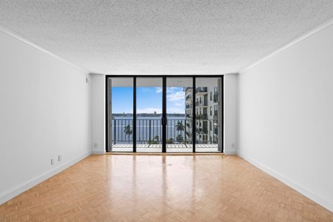 Condominio en alquiler en West Palm Beach, Florida, 3 dormitorios, 120.22 m2 № 2078438 - foto 4