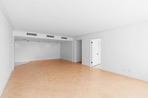 Condominio en alquiler en West Palm Beach, Florida, 3 dormitorios, 120.22 m2 № 2078438 - foto 5
