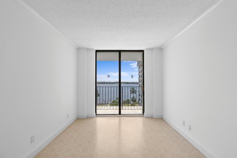 Condominio en alquiler en West Palm Beach, Florida, 3 dormitorios, 120.22 m2 № 2078438 - foto 9