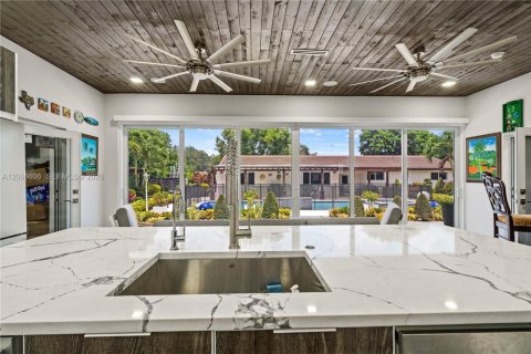 House in Southwest Ranches, Florida 6 bedrooms, 587.98 sq.m. № 2399967 - photo 21