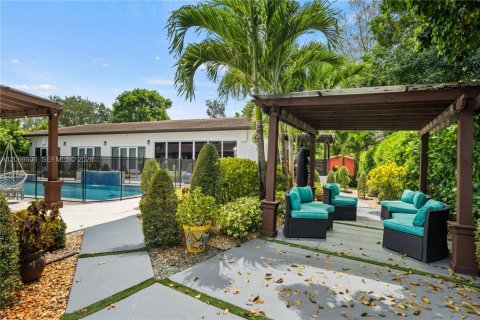 House in Southwest Ranches, Florida 6 bedrooms, 587.98 sq.m. № 2399967