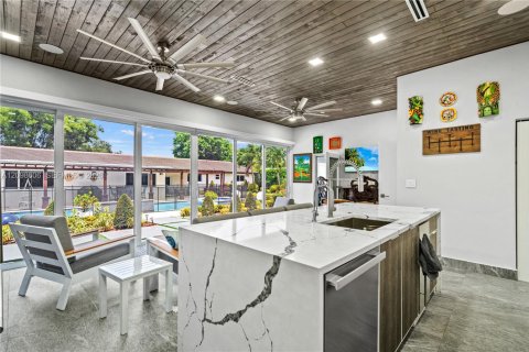 House in Southwest Ranches, Florida 6 bedrooms, 587.98 sq.m. № 2399967 - photo 22