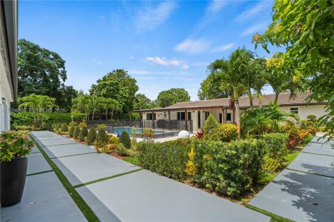 House in Southwest Ranches, Florida 6 bedrooms, 587.98 sq.m. № 2399967 - photo 5