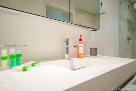 Copropriété à vendre à Miami Beach, Floride: 1 chambre, 60.39 m2 № 2015742 - photo 12