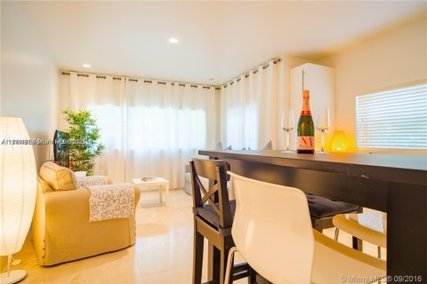 Copropriété à vendre à Miami Beach, Floride: 1 chambre, 60.39 m2 № 2015742 - photo 5