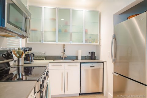 Copropriété à vendre à Miami Beach, Floride: 1 chambre, 60.39 m2 № 2015742 - photo 3