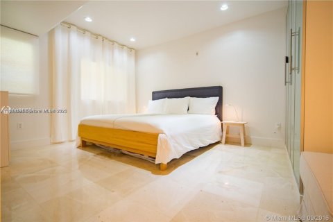 Copropriété à vendre à Miami Beach, Floride: 1 chambre, 60.39 m2 № 2015742 - photo 10