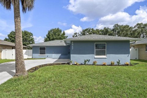 Villa ou maison à vendre à Saint Petersburg, Floride: 3 chambres, 139.17 m2 № 2324265 - photo 2