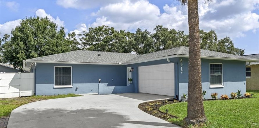 Villa ou maison à Saint Petersburg, Floride 3 chambres, 139.17 m2 № 2324265