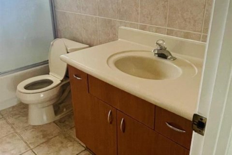 Condominio en venta en Lauderdale Lakes, Florida, 1 dormitorio, 63.55 m2 № 2154132 - foto 12