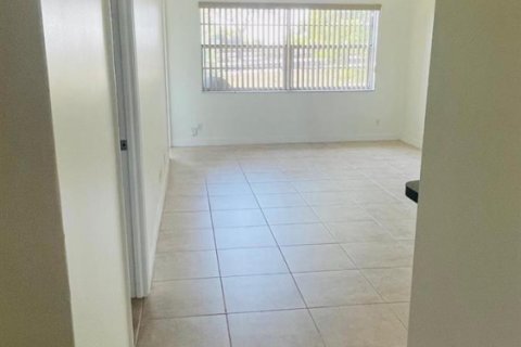 Condominio en venta en Lauderdale Lakes, Florida, 1 dormitorio, 63.55 m2 № 2154132 - foto 9