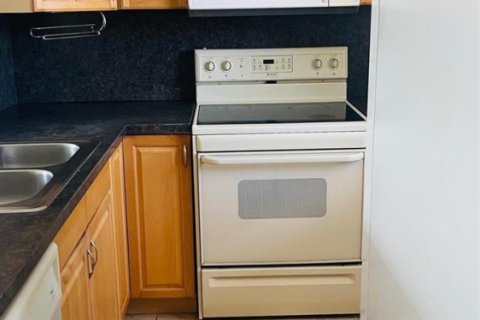 Condominio en Lauderdale Lakes, Florida, 1 dormitorio № 2154132