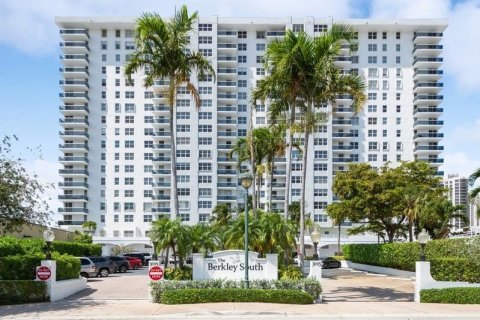 Copropriété à louer à Fort Lauderdale, Floride: 2 chambres, 123.37 m2 № 2376169 - photo 2
