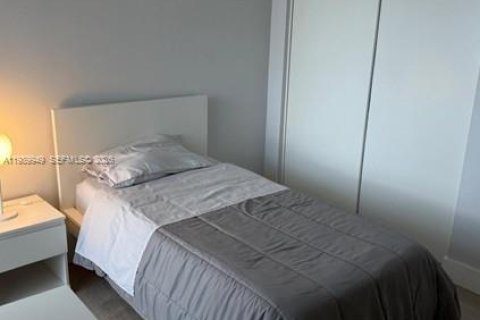 Copropriété à louer à Aventura, Floride: 3 chambres, 120.96 m2 № 2255446 - photo 2