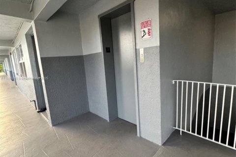 Купить кондоминиум в Суитуотер, Флорида 2 спальни, 72м2, № 1932132 - фото 14