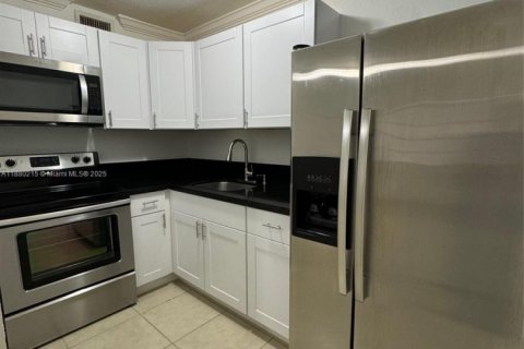 Купить кондоминиум в Суитуотер, Флорида 2 спальни, 72м2, № 1932132 - фото 5