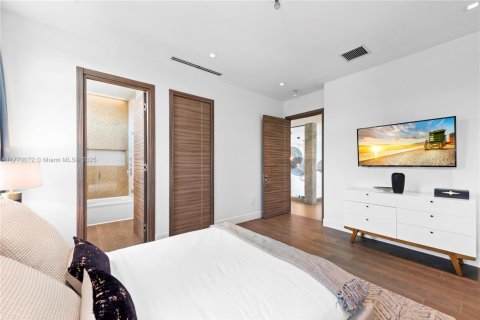 Villa ou maison à louer à Fort Lauderdale, Floride: 7 chambres, 717.48 m2 № 1867665 - photo 26