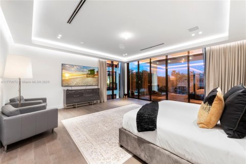 Villa ou maison à louer à Fort Lauderdale, Floride: 7 chambres, 717.48 m2 № 1867665 - photo 19