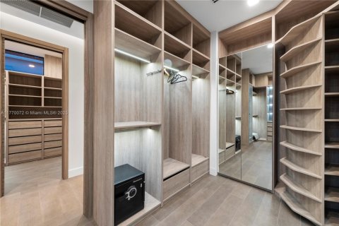 Villa ou maison à louer à Fort Lauderdale, Floride: 7 chambres, 717.48 m2 № 1867665 - photo 21